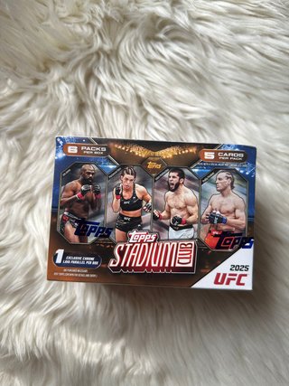 Caja Topps Stadium Club UFC 2025