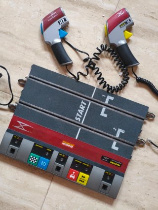 SCX Scalextric Digital System.Base Salida+2Mandos
