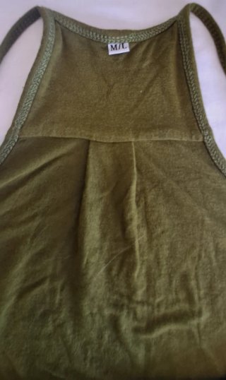 Top fluido verde caqui 100% viscosa volantes T.M/L