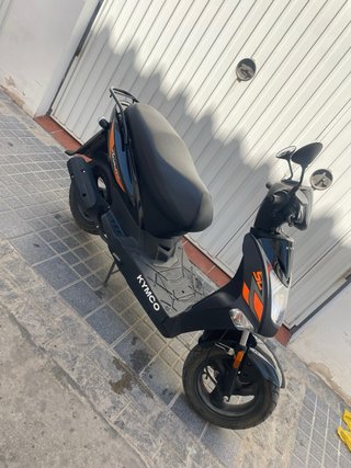 Ciclomotor Kymco Agility Negro y Naranja