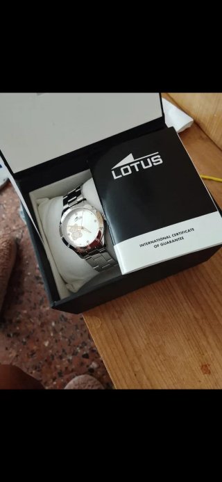 Reloj Lotus Plata y Blanco