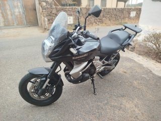 Kawasaki Versys 650 Negra/Plata