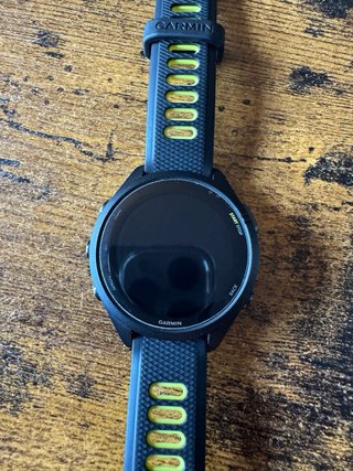 Reloj Garmin Forerunner 265s Negro/Amarillo
