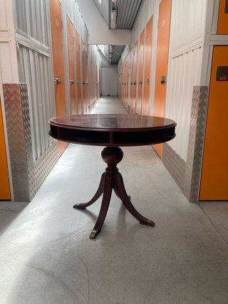 Mesa de juego circular de madera