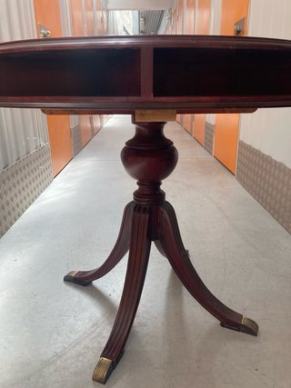 Mesa de juego circular de madera
