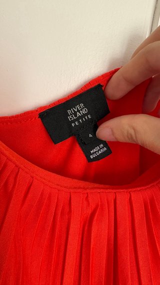 Mono largo plisado rojo