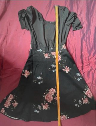 Abito floreale nero e rosa