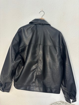 Chaqueta cuero sintético Bershka