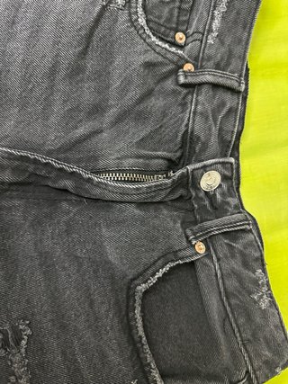 Shorts vaqueros desgastados Stradivarius talla 38