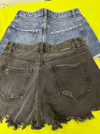 Shorts vaqueros desgastados Stradivarius talla 38