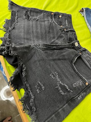 Shorts vaqueros desgastados Stradivarius talla 38
