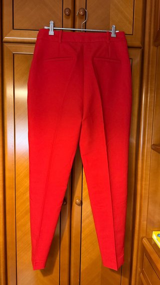 Pantalón rojo de vestir