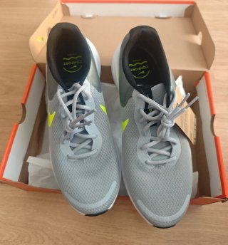 NIKE REVOLUTION 7 TALLA 42