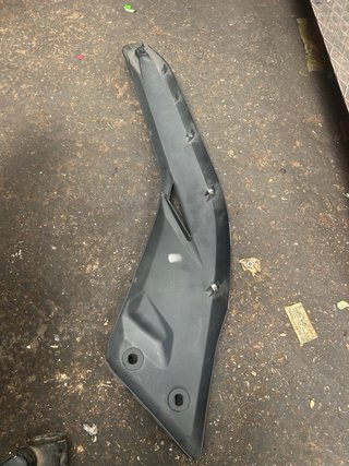 Tapa Central Derecha Yamaha X-MAX 125/250