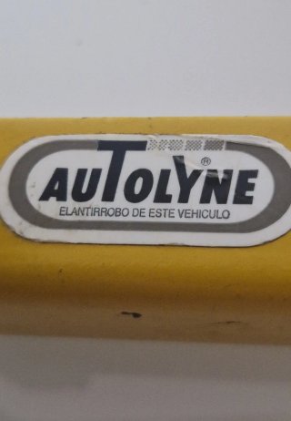Antirrobo AUTOLYNE con llave para automóvil.