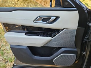 Velar P380 R-Dynamic HSE AWD, 3.0L V6, 380 HP
