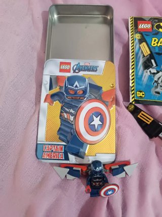 Lote LEGO Superhéroes: 3 Minifiguras y 1 Batmobile