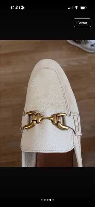 Mocasines Zara Beige con Hebilla Dorada