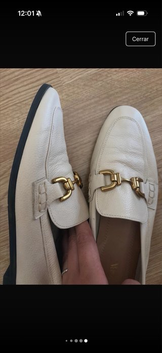 Mocasines Zara Beige con Hebilla Dorada
