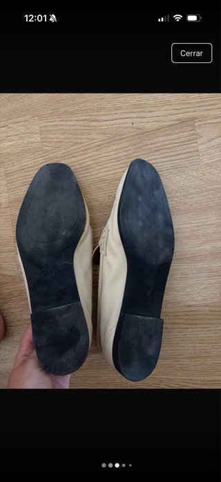 Mocasines Zara Beige con Hebilla Dorada