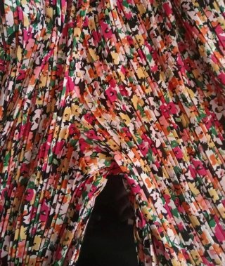 Pantalón palazzo plisado floral Stradivarius