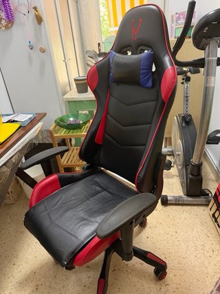 Silla Gamer Negra y Roja Modelo STINGER STATION