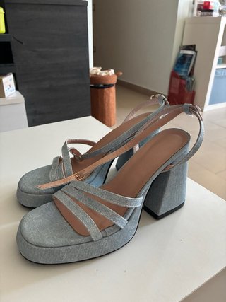Sandalias de tacón azul