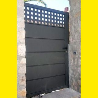 Puerta metálica corredera