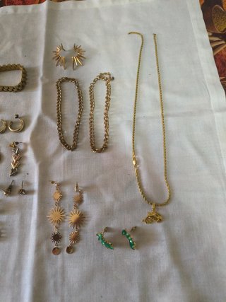 Lote bisutería oro y verde
