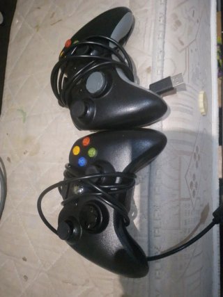 Xbox 360 Slim Negra + Accesorios