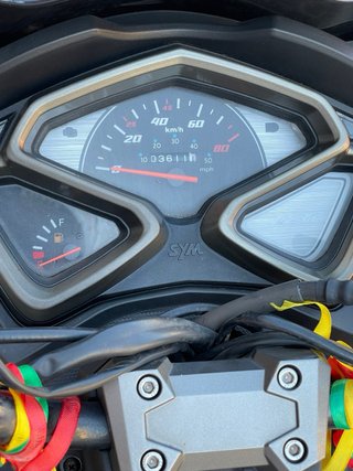 Moto Scooter SYM Negra