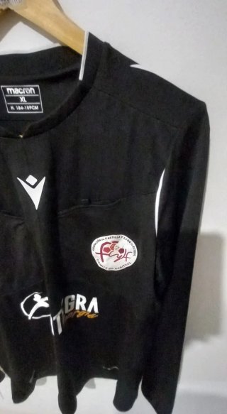 Camiseta Macron XL Negra