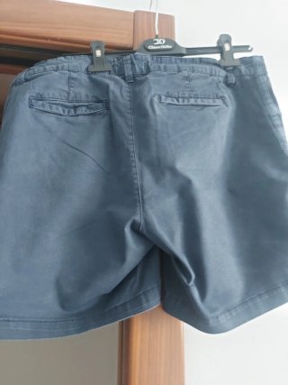 Pantaloncini blu taglia 48