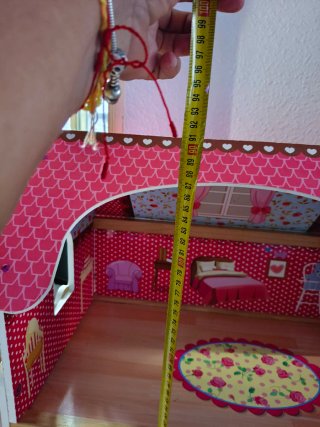Casa de muñecas de madera