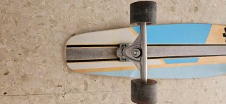 Longboard Skate con Diseño Azul y Madera