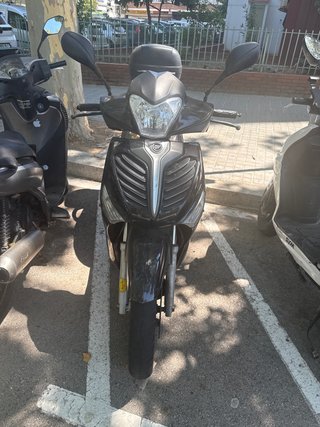 Moto Scooter 125cc Negra keeway logic