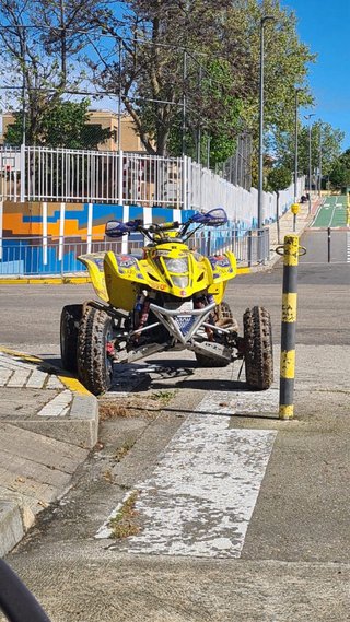 Suzuki LTZ 400 Quad Amarillo