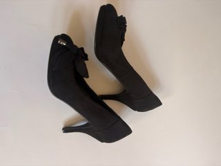 Zapatos de tacón negros Marypaz