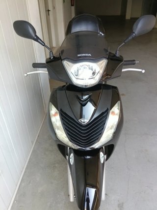 Honda Scooter Negra