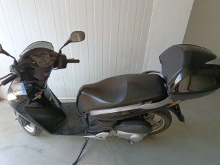 Honda Scooter Negra