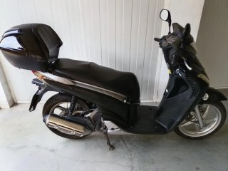 Honda Scooter Negra