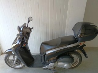 Honda Scooter Negra