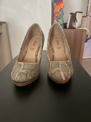 Zapatos de tacón s.Oliver beige y verde
