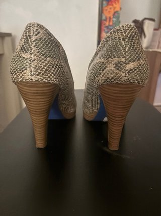 Zapatos de tacón s.Oliver beige y verde