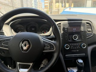 Renault Mégane Blue dCi 2021 - Impecable