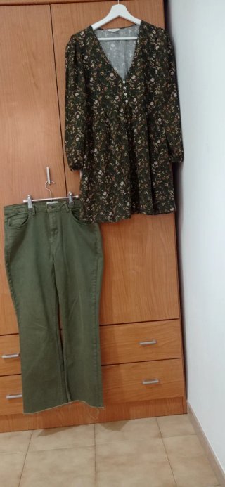 Conjunto, vestido talla 40 y pantalón talla 42