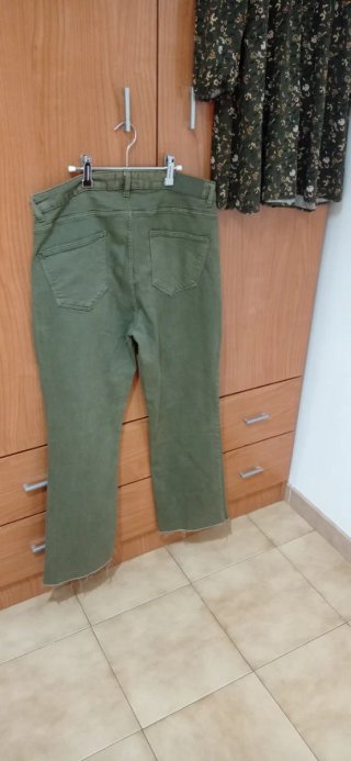 Conjunto, vestido talla 40 y pantalón talla 42