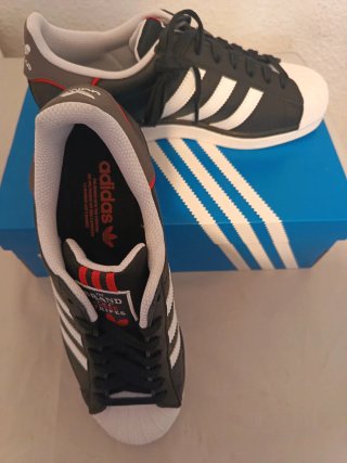 Adidas Superstar Negras y Rojas