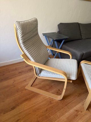 Sillón Poang con reposapiés