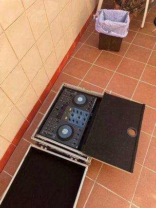 Controlador DJ Traktor Kontrol S2 + Maleta